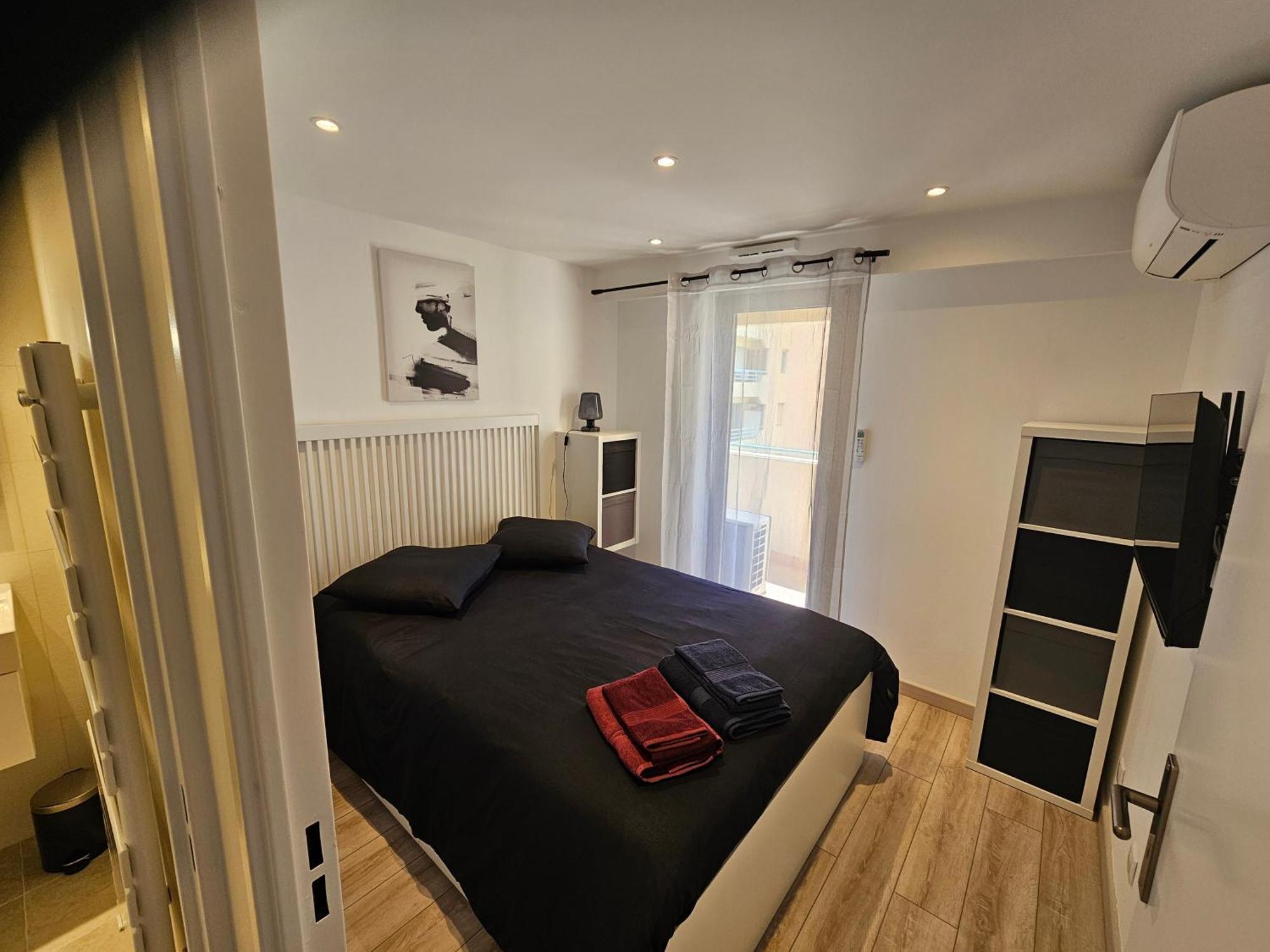 Beautiful 1 Bedroom Flat Nice Luaran gambar